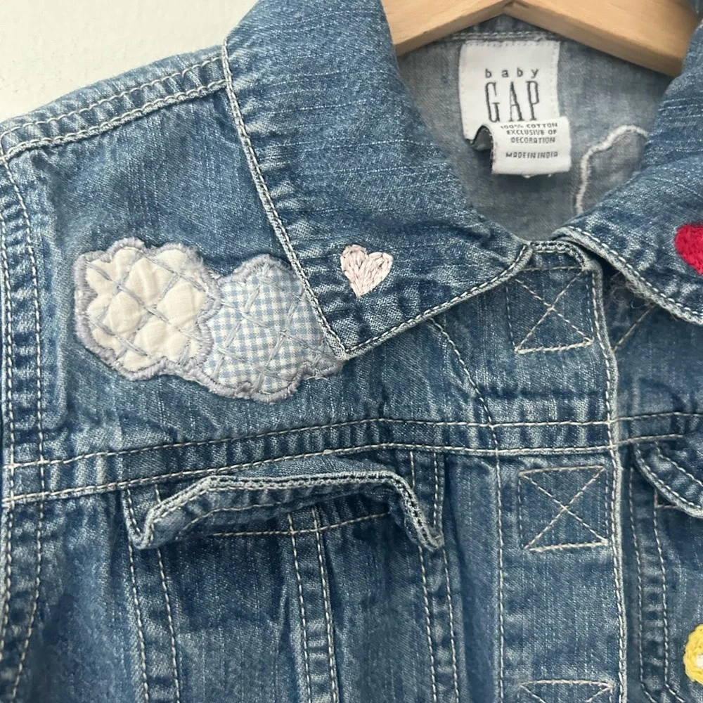 Vintage GAP Girls 3T Blue Denim Jacket Embroidered Colorful Patches Spring